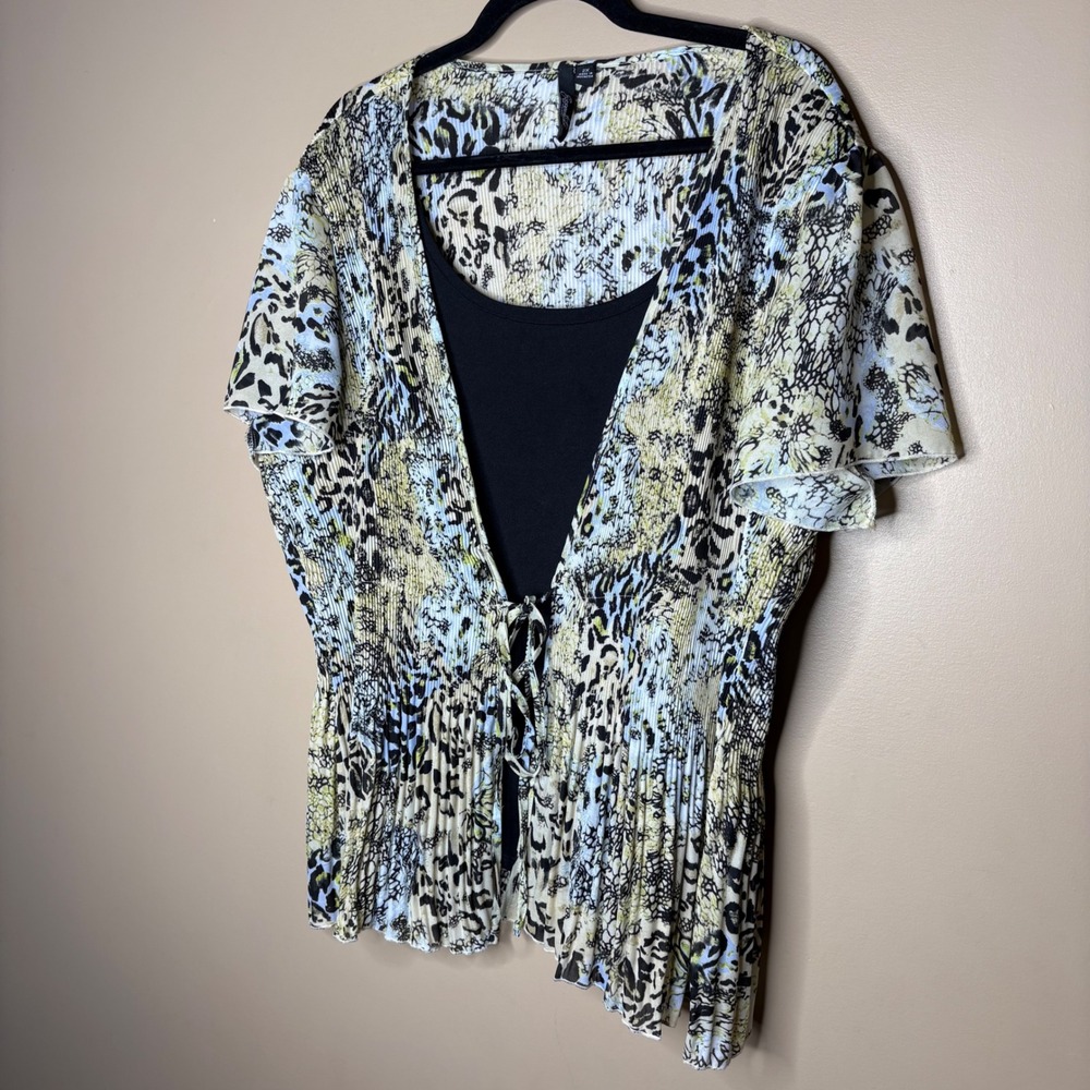 Essentials by Milano Women's 2X Animal Print Pleated Tie Front Blouse Top Y2K